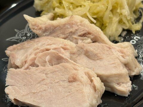 アイスバイン(塩漬け豚肉の煮込み)